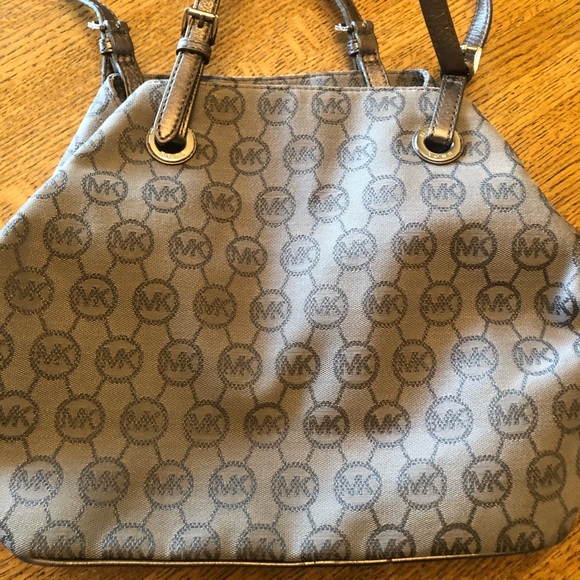 Purse - Picture 2 of 5